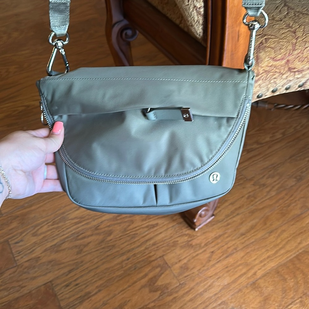 Lululemon festival bag 5l